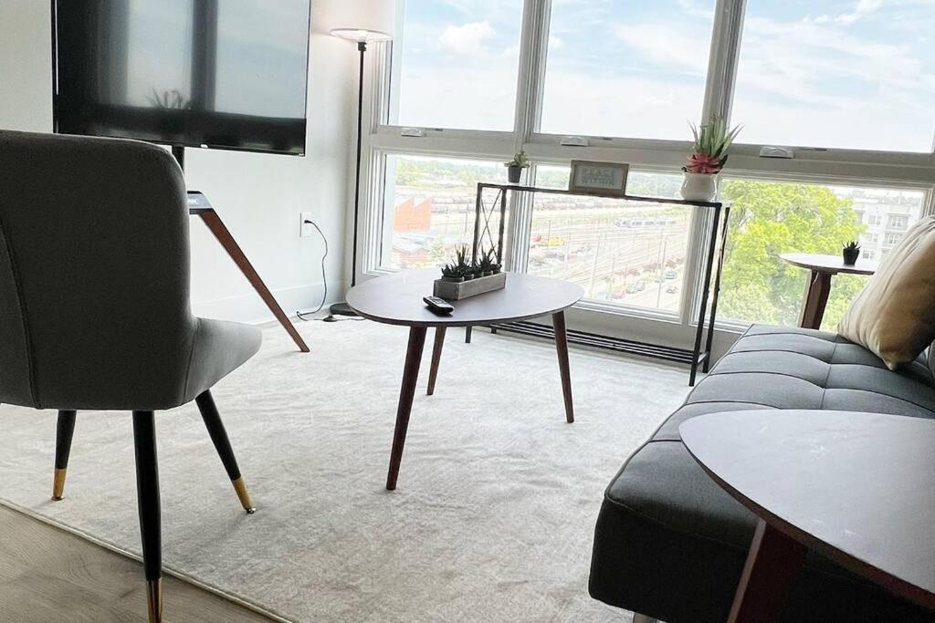 Studio Apartment, Queen Bed, Wifi, Kitchen, Washer & Dryer In Charlotte Zewnętrze zdjęcie
